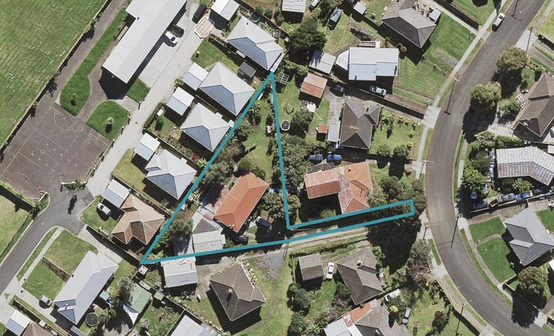 18 Halswell Street, Mangere East, Auckland - Carousel 1