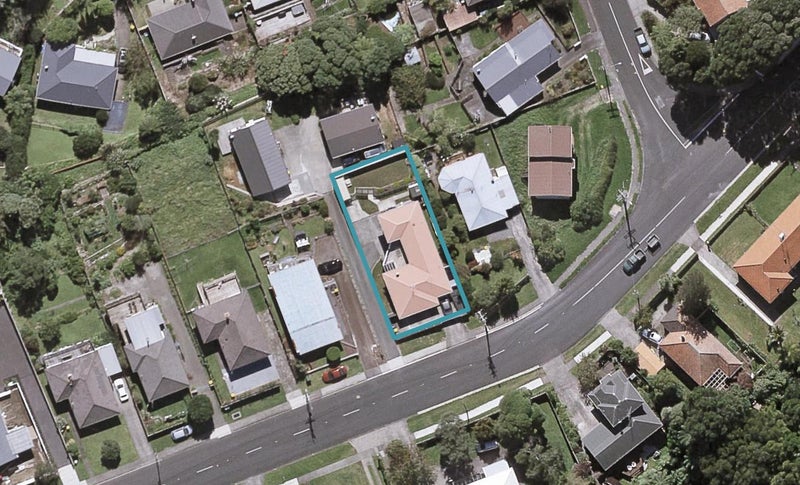 50 Brois Street, Frankleigh Park, New Plymouth - Carousel 1