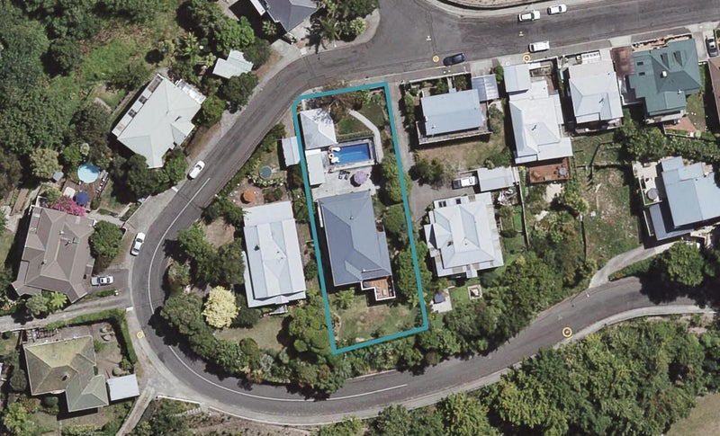 36 Colenso Avenue, Hospital Hill, Napier - Carousel 1
