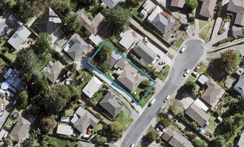 22 Malmo Place, Massey, Auckland - Carousel 1