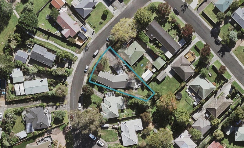 6 Linley Place, Hillcrest, Auckland - Carousel 1