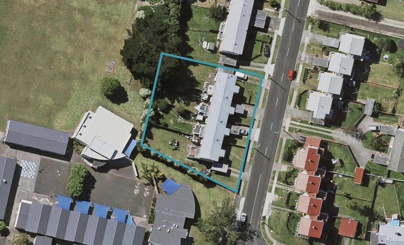 12A Pearl Baker Drive, Otara, Auckland - Carousel 1