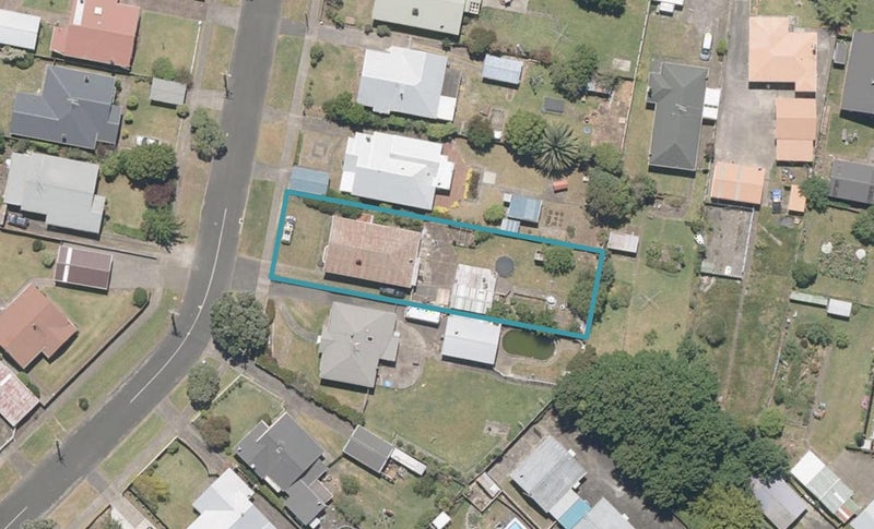 11 Central Avenue, Gonville, Whanganui - Carousel 1