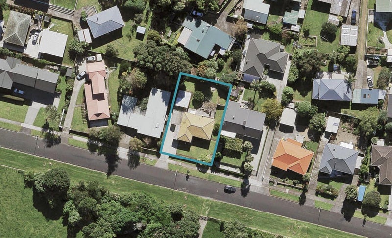 42 Ambury Road, Mangere Bridge, Auckland - Carousel 1