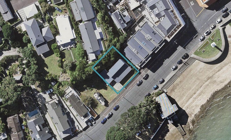 24 King Edward Parade, Devonport, Auckland - Carousel 1