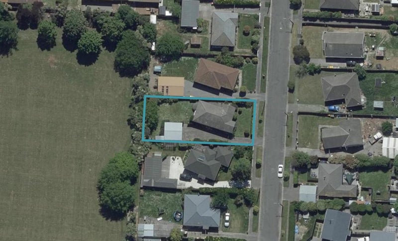 11 Ealing Street, Northcote, Christchurch - Carousel 1
