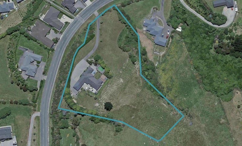 90 Bing Lucas Drive, Tawa, Wellington - Carousel 1