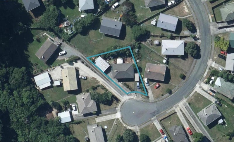 18 Passive Grove, Ascot Park, Porirua - Carousel 1