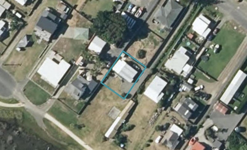 18 Hall Place, Foxton Beach, Foxton - Carousel 1