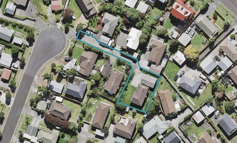 57 Hassan Drive, Massey, Auckland - Carousel 1