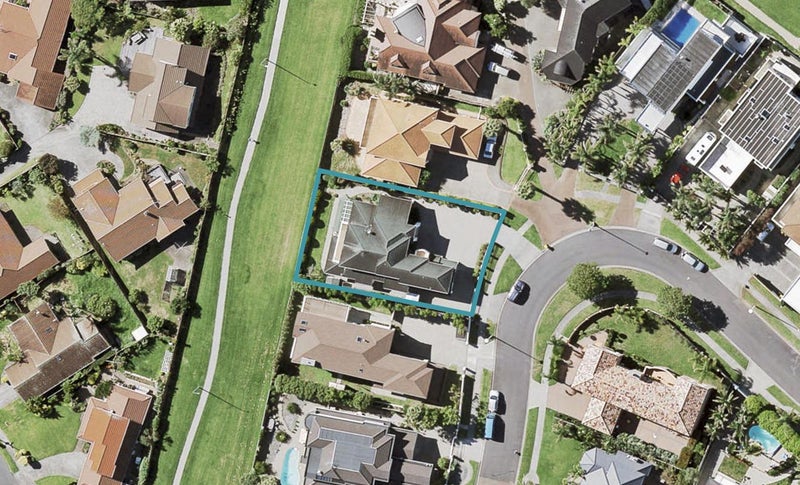 53 Quedley Court, Eastern Beach, Auckland - Carousel 1