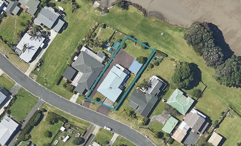 26 Roretana Drive, Athenree, Waihi Beach - Carousel 1
