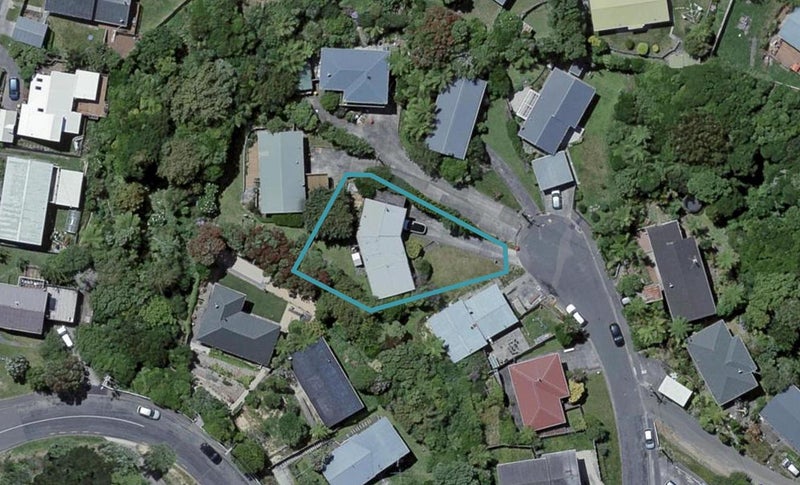 19 Alwyn Place, Newlands, Wellington - Carousel 1
