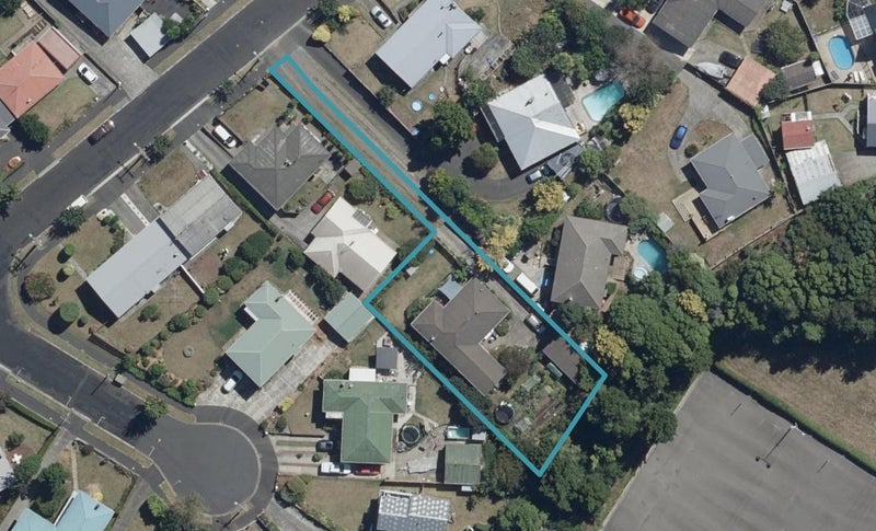 97 Storey Avenue, Forest Lake, Hamilton - Carousel 1