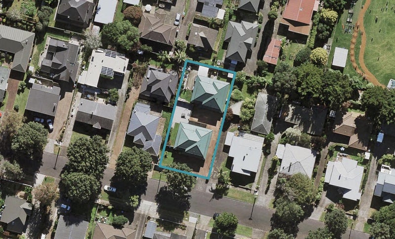 9 Oak Street, Royal Oak, Auckland - Carousel 1