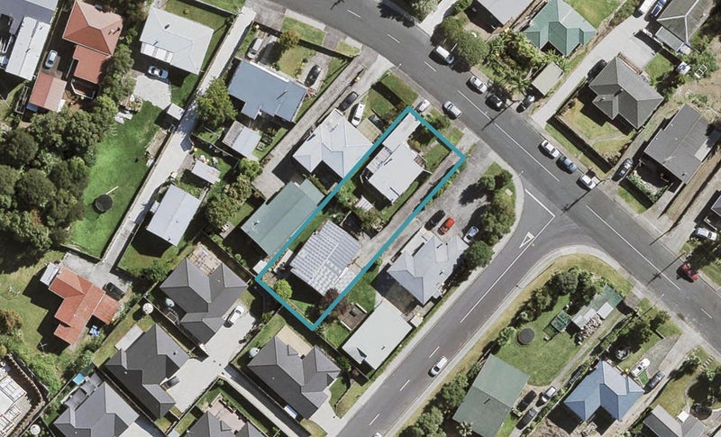 1/55 Awaroa Road, Sunnyvale, Auckland - Carousel 1