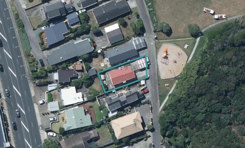 18 Acheron Road, Paremata, Porirua - Carousel 1