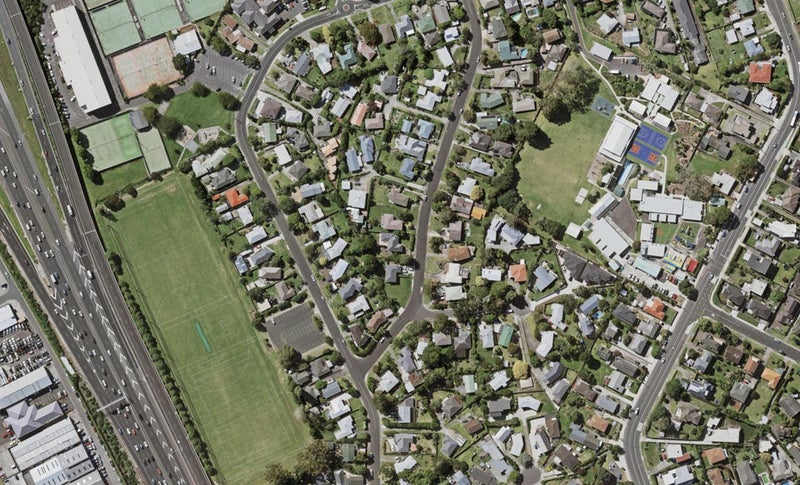 27B Arrow Road, Forrest Hill, Auckland - Carousel 1
