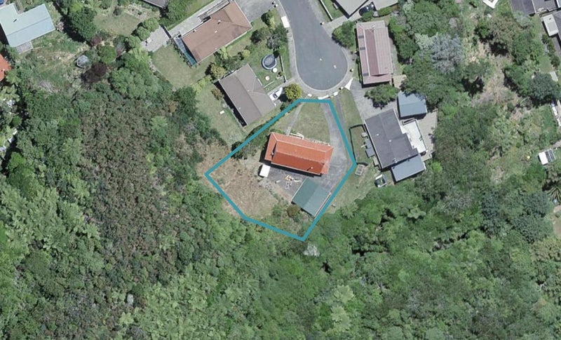 70 Hathaway Avenue, Karori, Wellington - Carousel 1