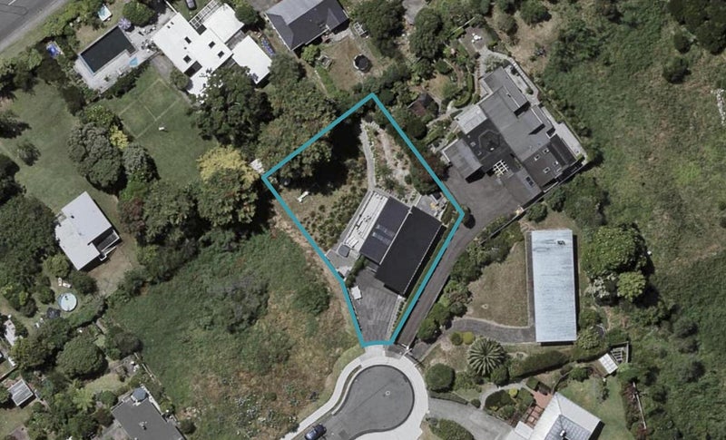 15 Kawau Grove, Waikanae Beach, Waikanae - Carousel 1