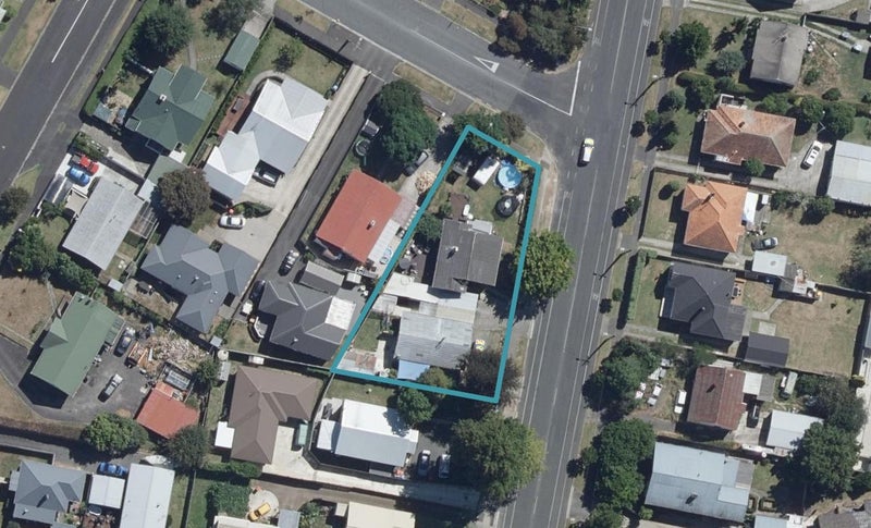 204 Maeroa Road, Maeroa, Hamilton - Carousel 1