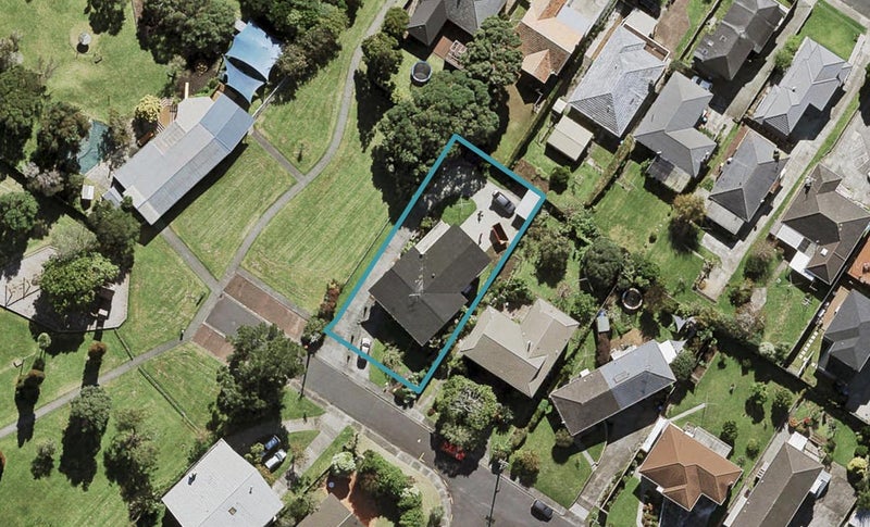 19 Currie Avenue, Hillsborough, Auckland - Carousel 1