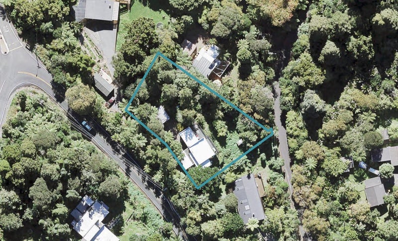 899 West Coast Road, Waiatarua, Auckland - Carousel 1