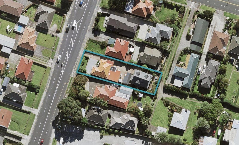 96 Hillsborough Road, Hillsborough, Auckland - Carousel 1
