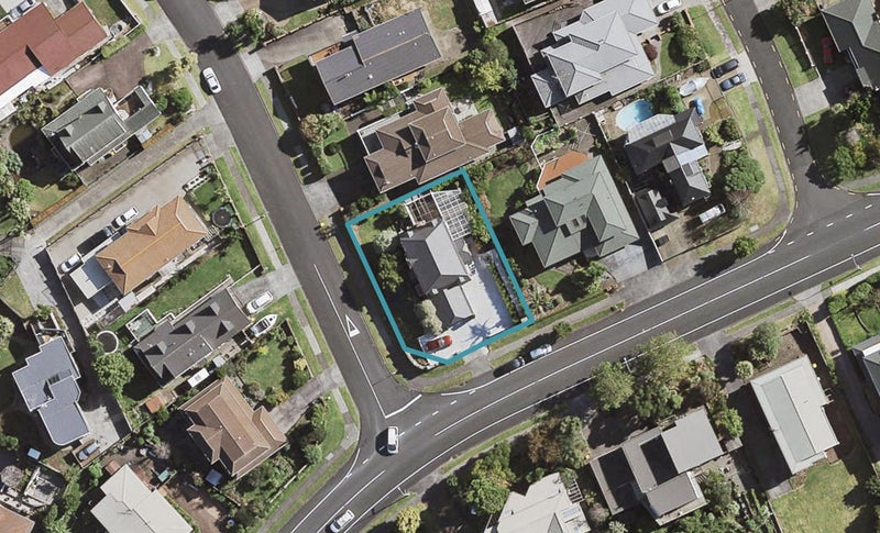 1 Sophora Place, Totara Heights, Auckland - Carousel 1