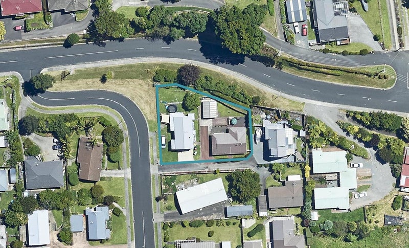 1B Ferndown Close, Brookfield, Tauranga - Carousel 1