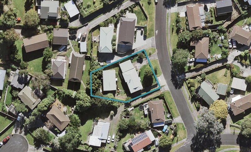 6 Edgware Road, West Harbour, Auckland - Carousel 1