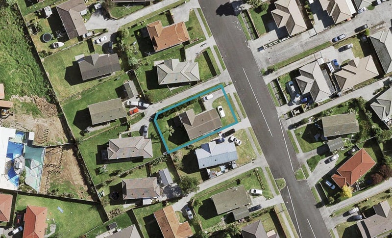 42 Robert Skelton Place, Clendon Park, Auckland - Carousel 1