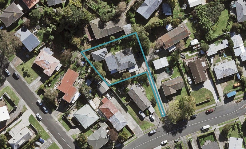 22 Ellice Road, Totara Vale, Auckland - Carousel 1