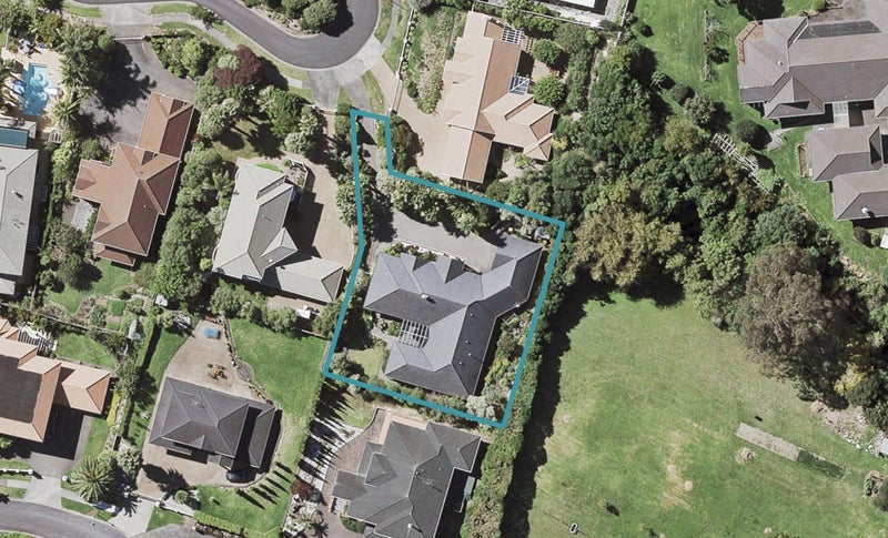 7 St Elmo Rise, Shamrock Park, Auckland - Carousel 1