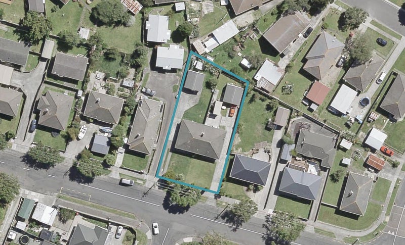 2/142 Whites Line East, Waiwhetu, Lower Hutt - Carousel 1