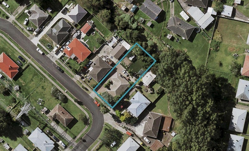 24 Ingram Crescent, Otara, Auckland - Carousel 1