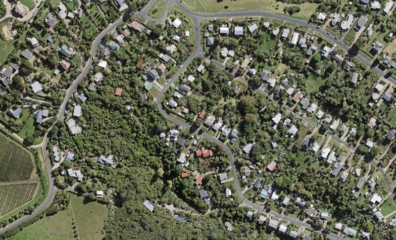 2 Tahatai Road, Oneroa, Waiheke Island - Carousel 1
