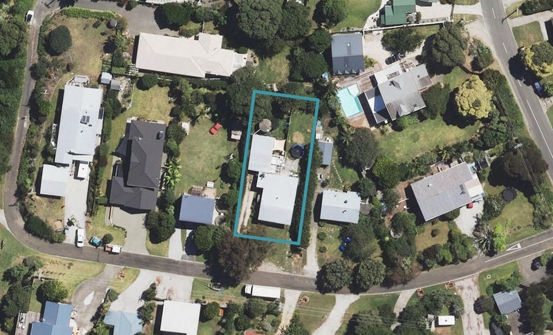 8 Douglas Street, Okitu, Gisborne - Carousel 1