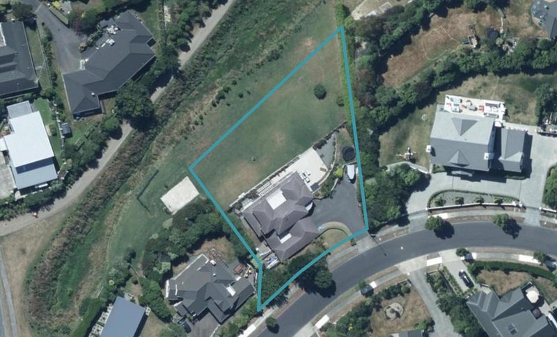 7 Scoresby Grove, Whitby, Porirua - Carousel 1