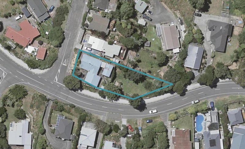 2 Clunie Avenue, Raumati South, Paraparaumu - Carousel 1