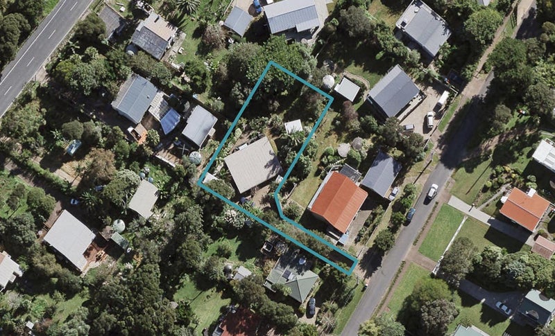18 Whakarite Road, Ostend, Waiheke Island - Carousel 1