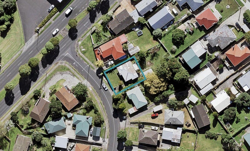 37B Reid Road, New Lynn, Auckland - Carousel 1
