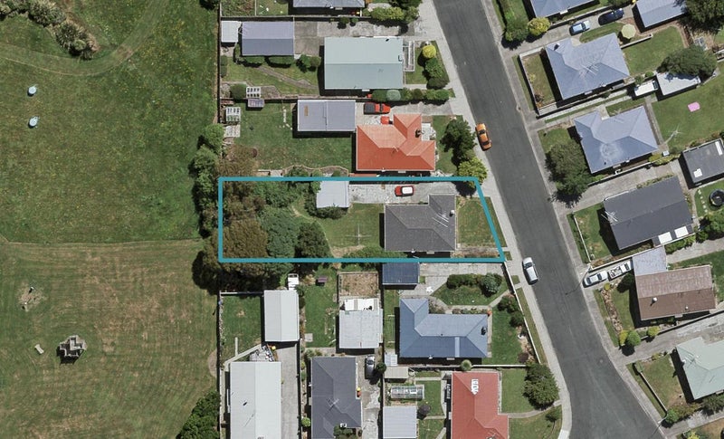 6 Roseburn Place, Hargest, Invercargill - Carousel 1
