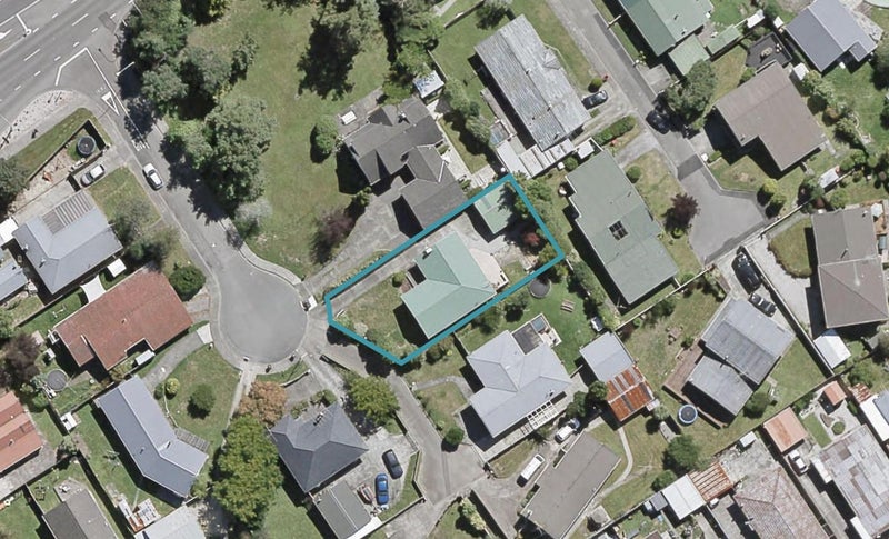 10 Maoribank Grove, Brown Owl, Upper Hutt - Carousel 1