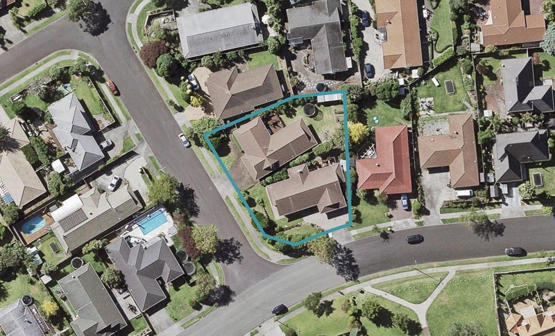 2/1 Carriage Close, Northpark, Auckland - Carousel 1