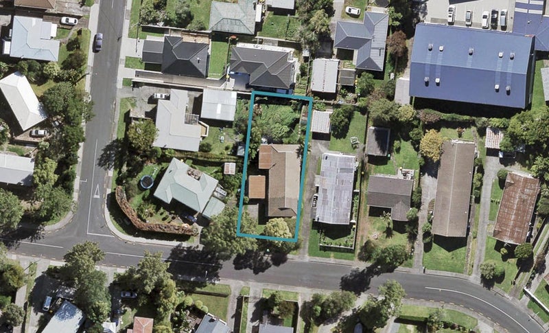 27 Pinedale Place, Henderson, Auckland - Carousel 1