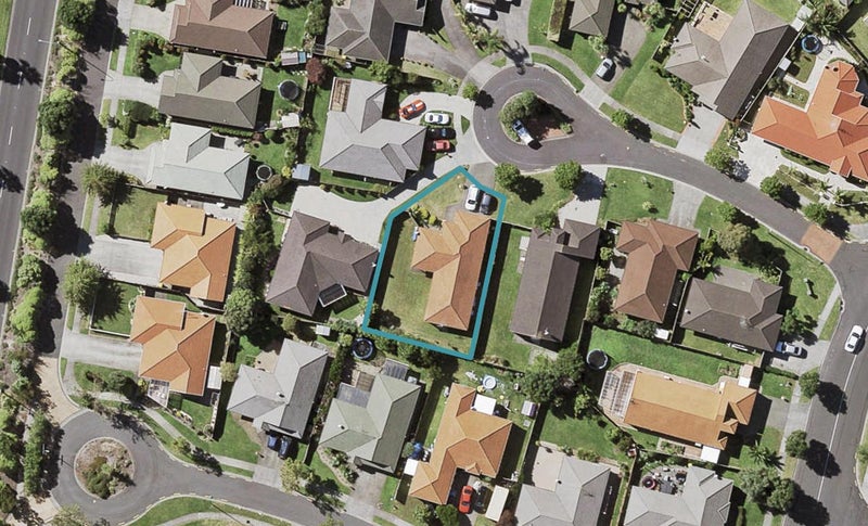 8 Beragh Place, East Tamaki, Auckland - Carousel 1