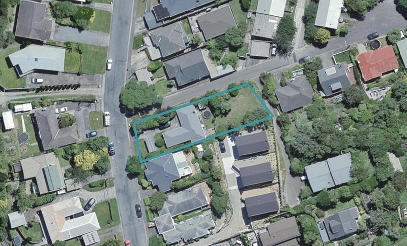 112 Parkvale Road, Karori, Wellington - Carousel 1