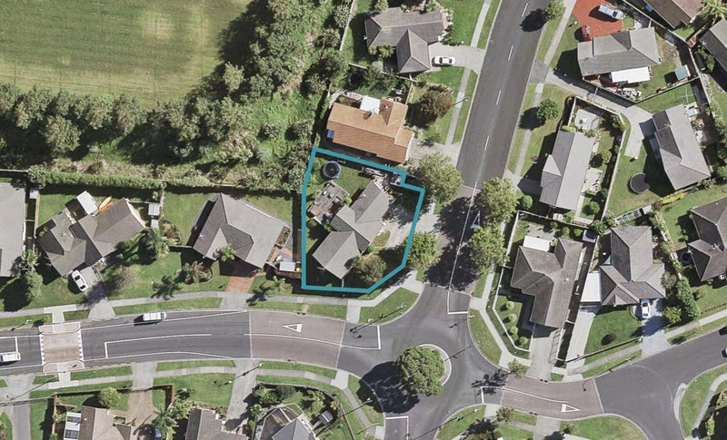 84 Riverton Drive, Randwick Park, Auckland - Carousel 1