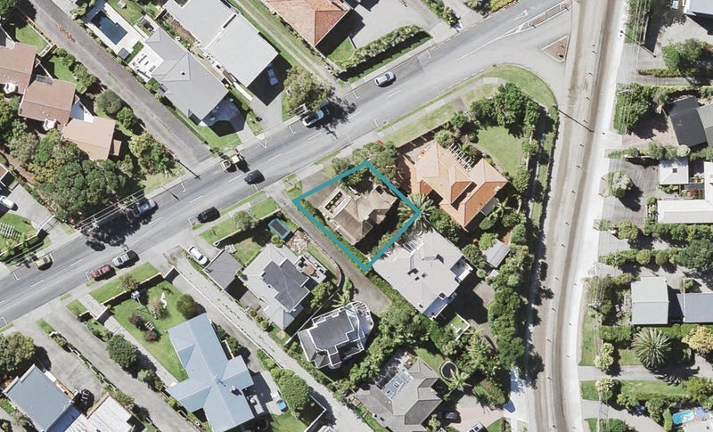 105 Aberdeen Road, Castor Bay, Auckland - Carousel 1